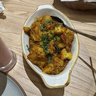 Aloo Gobhi (Potato Cauliflower) (Vegan)