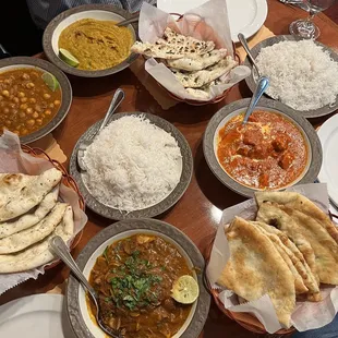 Chapati Roti Chilli Garlic Naan Garlic Naan Chana Masala Tarka Daal Mushroom Bhaji Chicken Tikka Masala