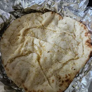 Garlic Cheese Naan || IG: @misspiggyeats