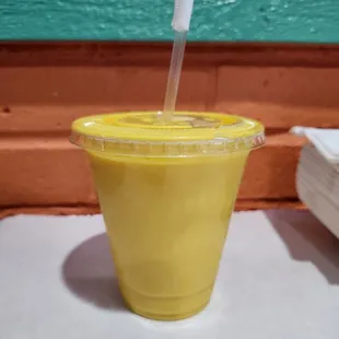 Mango Lassi || IG: @misspiggyeats