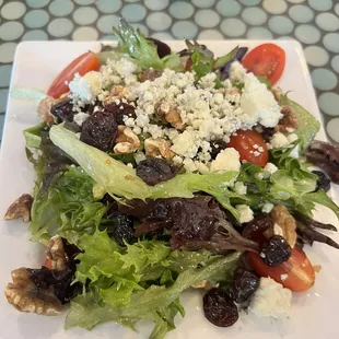 Noosa Salad (happy hour portion)