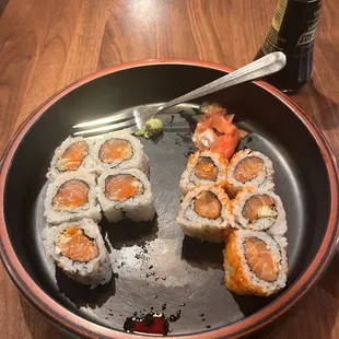 Spicy Crunchy Salmon Roll