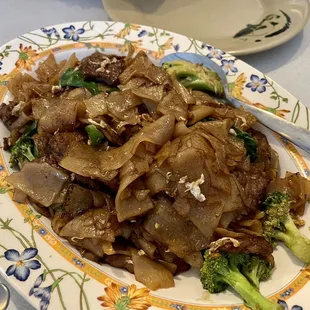 Paht See-Iw Noodles w/Beef. Delicious and flavorful!