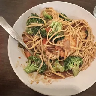 Spicy Shrimp Noodle Bowl Plato