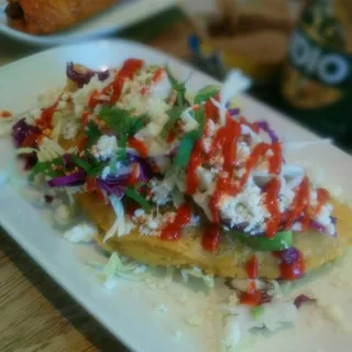 Empanada con Deshebrada de Res