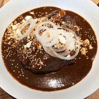Enchiladas de Mole con Pollo