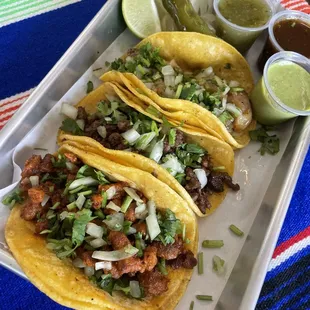 a tray of tacos
