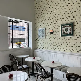 Café/bakery dining area