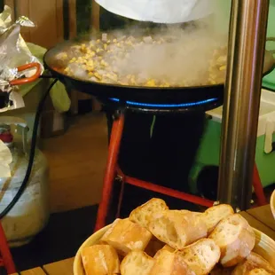 Jan 21, 2023: The paella pan is on high heat.