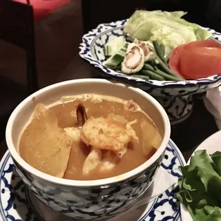 Spicy and Sour Curry (Gaeng Som)