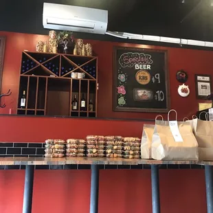 Pick up table for door dash or catering.