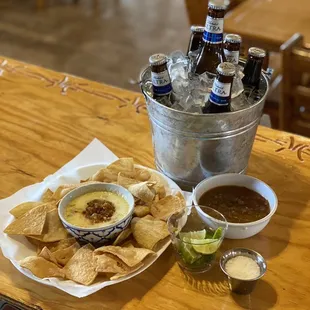 Bucket of Beer w/appetizer