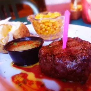 6oz Fillet (medium rare), apple sauce, corn and a baked potato.
