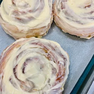 1lb Cinnamon Rolls