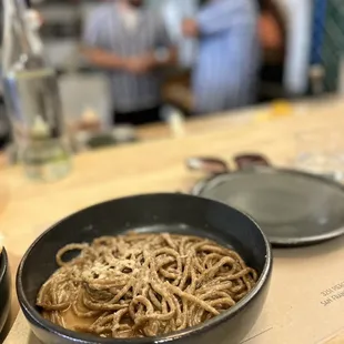 Cacio e pepe bucatini