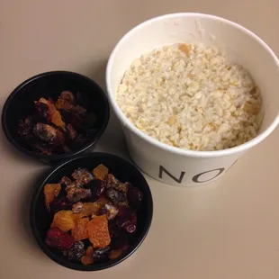 Oatmeal w/ dried fruit