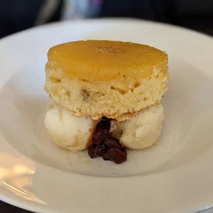 Pineapple upside-down cake