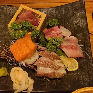 Sashimi set b ($55 - 15 Piece)