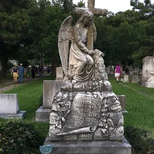 Pictures from the Victorian cemetery tour.