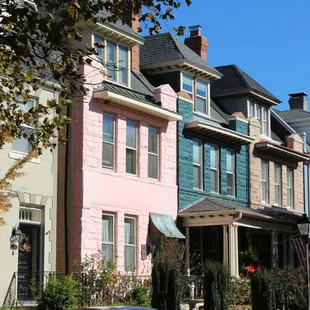 Fairfax Avenue in Norfolk is home to beautiful row houses