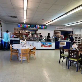 Picture of the sitting area.  Notice how clean and spacious the area is.