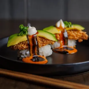 food, chicken wings and fried chicken