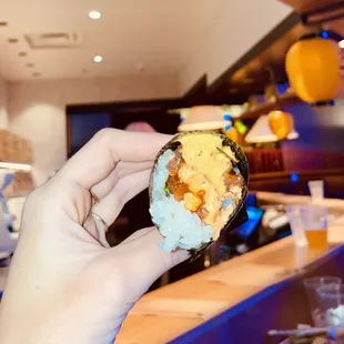 spicy tuna hand roll