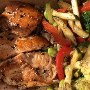 Salmon bowl to go