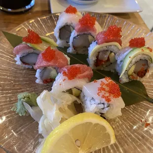 Rare tuna and spicy scallop with tobiko