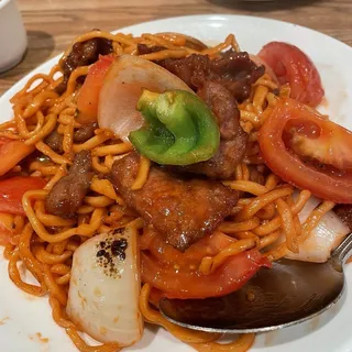 Tomato Beef Chow Mein