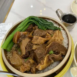 beef stew with steamed rice