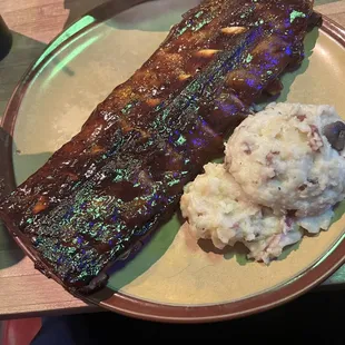 BBQ ribs with smashed potatoes