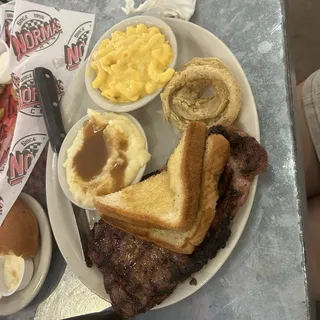 Cornbread Dressing w/ brown gravy