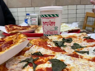 Underground Pizza