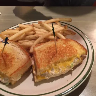 TUNA MELT