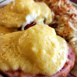Heat lamp vs. hollandaise.  I know I know, it's Norms.  Never seen this before lol