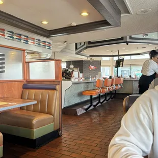 sushi and sashimi, interior