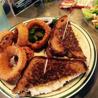 TUNA MELT