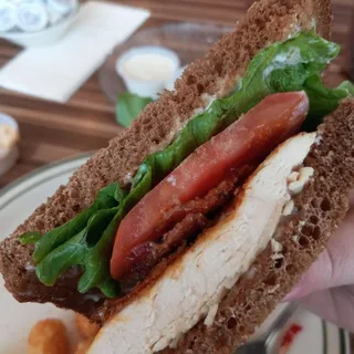 CAJUN CHICKEN SANDWICH