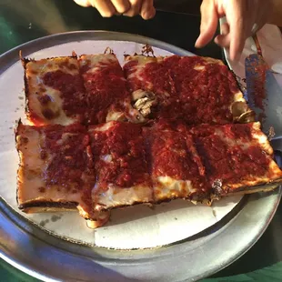 This is the small Wayside Detroit pizza! Yum.
