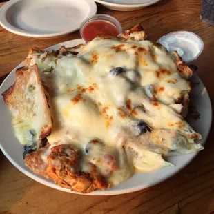 Thats nachos underneath
