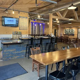 Bar and plenty of tables