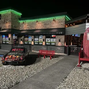 the outside of the restaurant