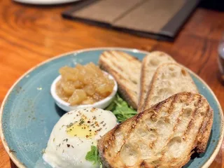 Lucy Restaurant & Bar