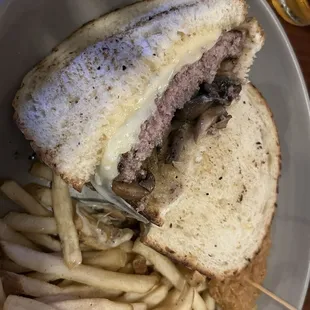 Mushroom patty melt