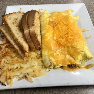 Western Omelette, hash browns with sour dough bread toasted!