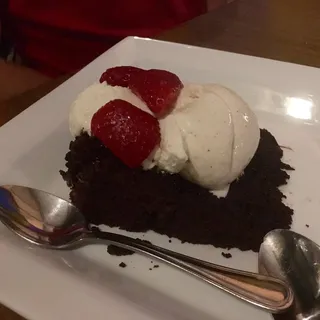 Chocolate Cake w/ Cinnamon Ice Cream