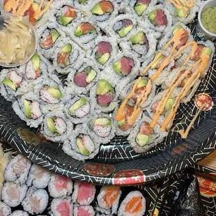 18 Maki Trio Platter 26 Maki Platter
