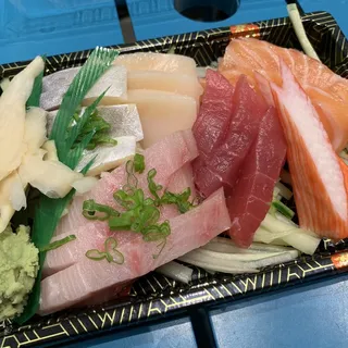 22 Sushi Deluxe Platter