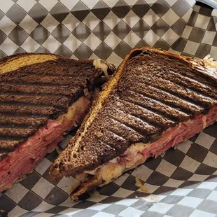 Pastrami Reuben